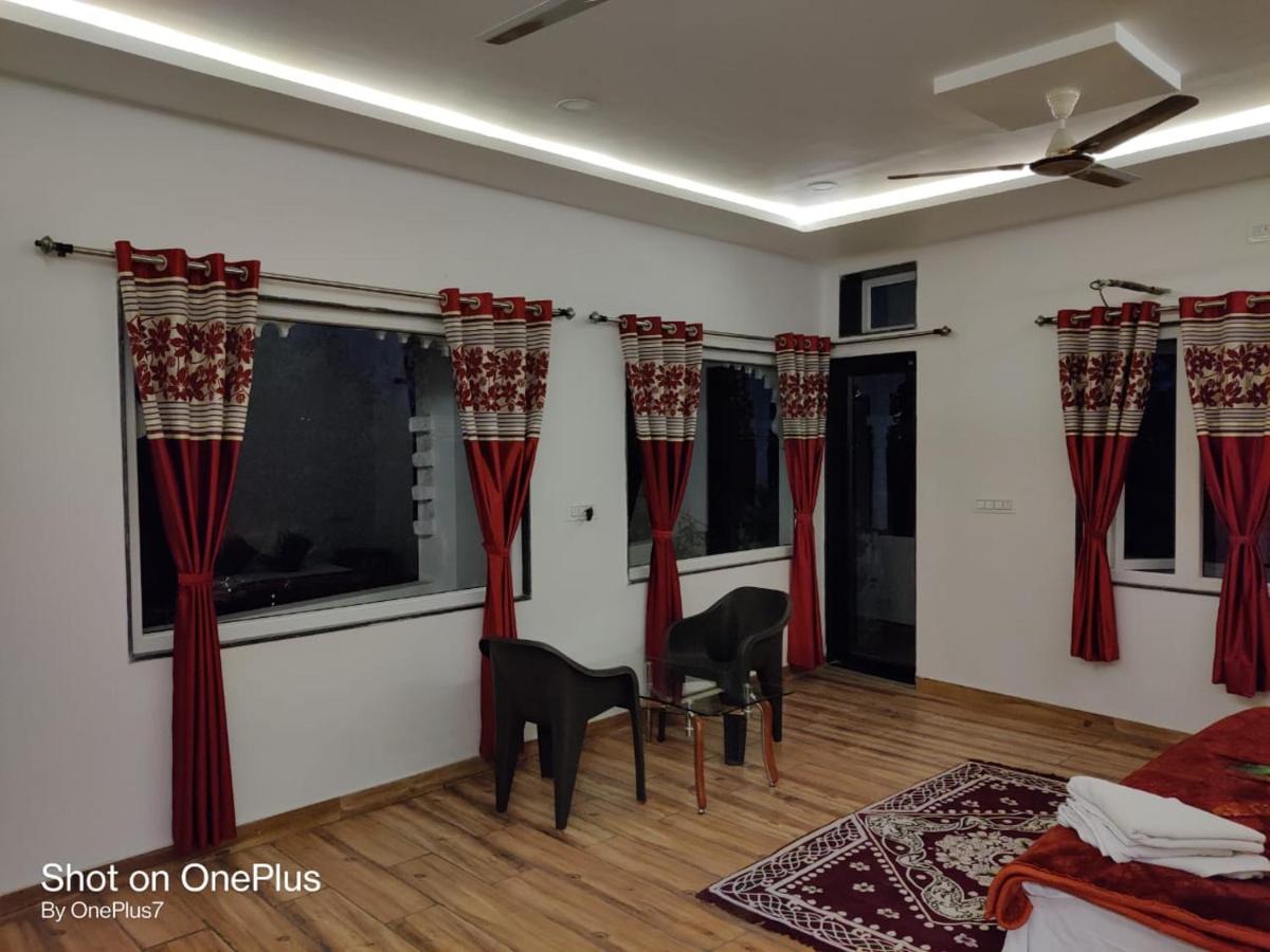 Hotel Lake Star Udaipur Bagian luar foto