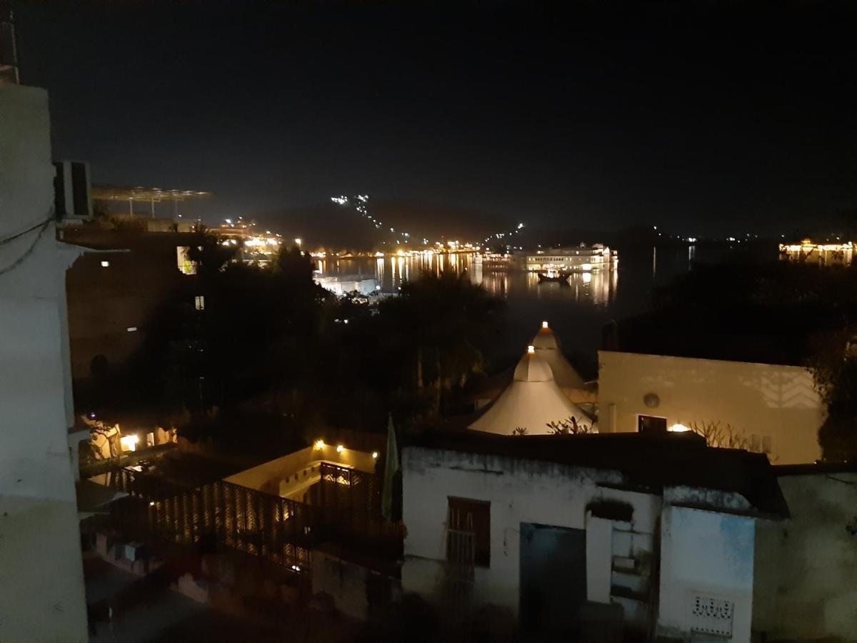 Hotel Lake Star Udaipur Bagian luar foto