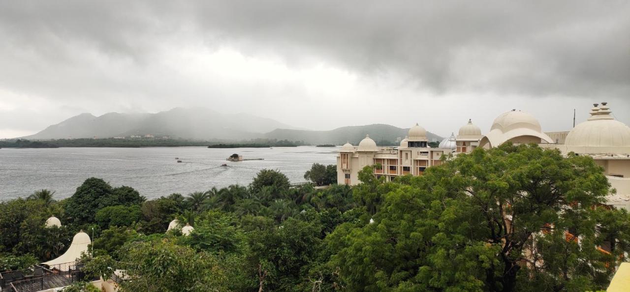 Hotel Lake Star Udaipur Bagian luar foto