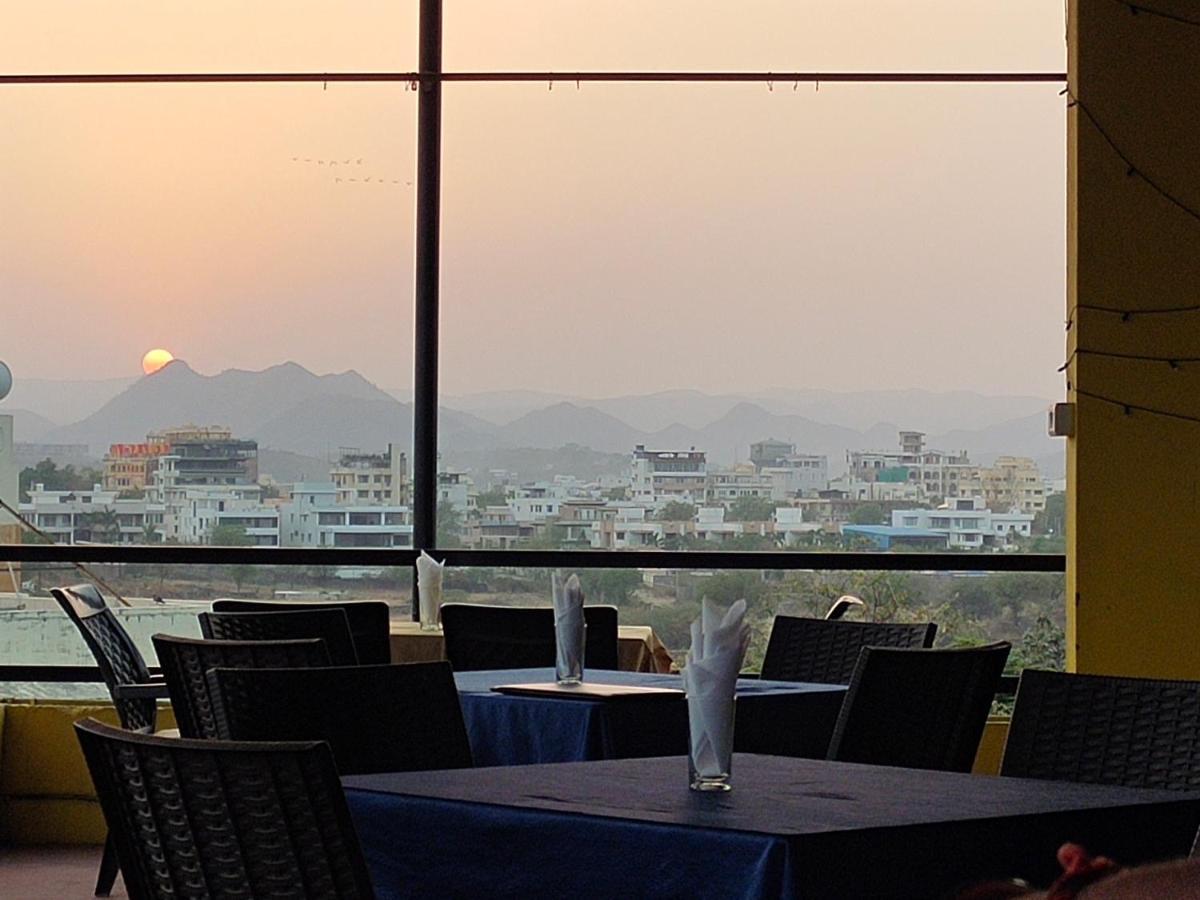 Hotel Lake Star Udaipur Bagian luar foto