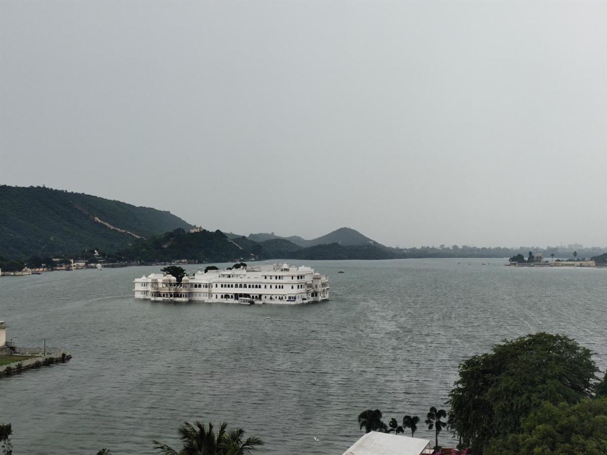 Hotel Lake Star Udaipur Bagian luar foto