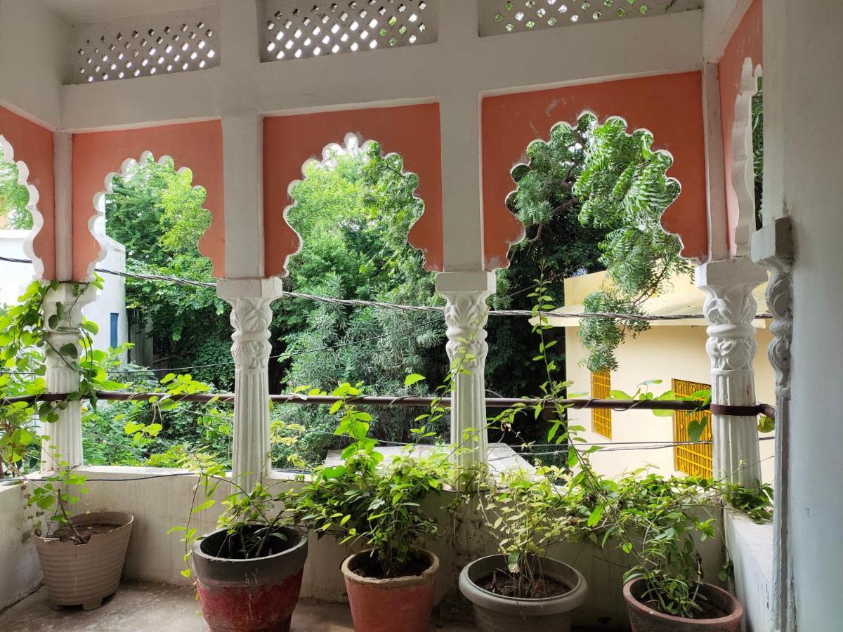 Hotel Lake Star Udaipur Bagian luar foto