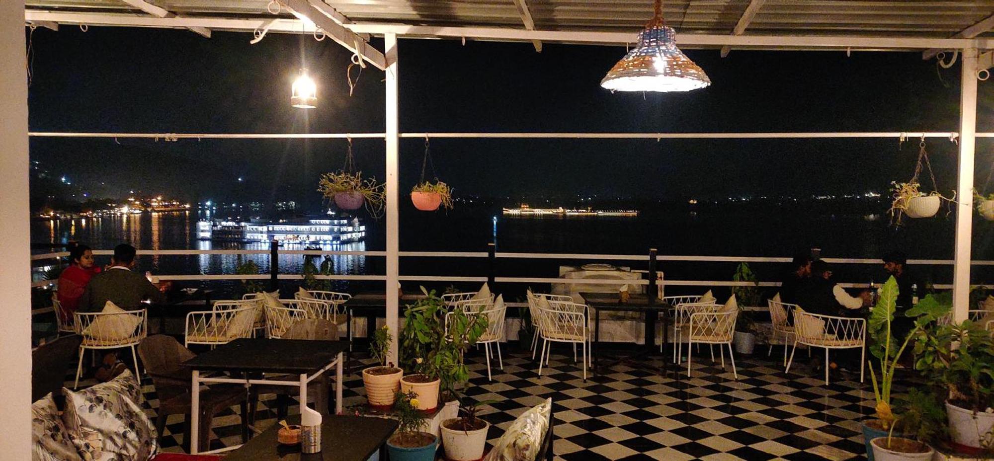 Hotel Lake Star Udaipur Bagian luar foto