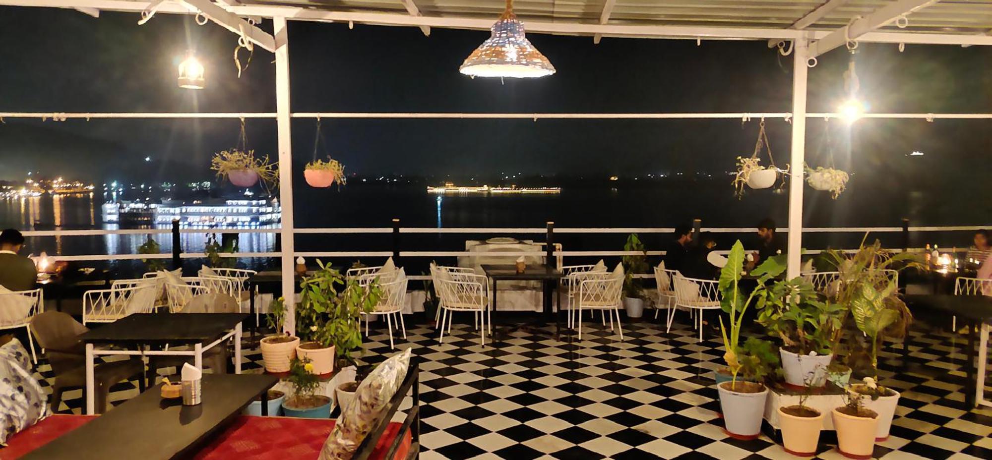 Hotel Lake Star Udaipur Bagian luar foto