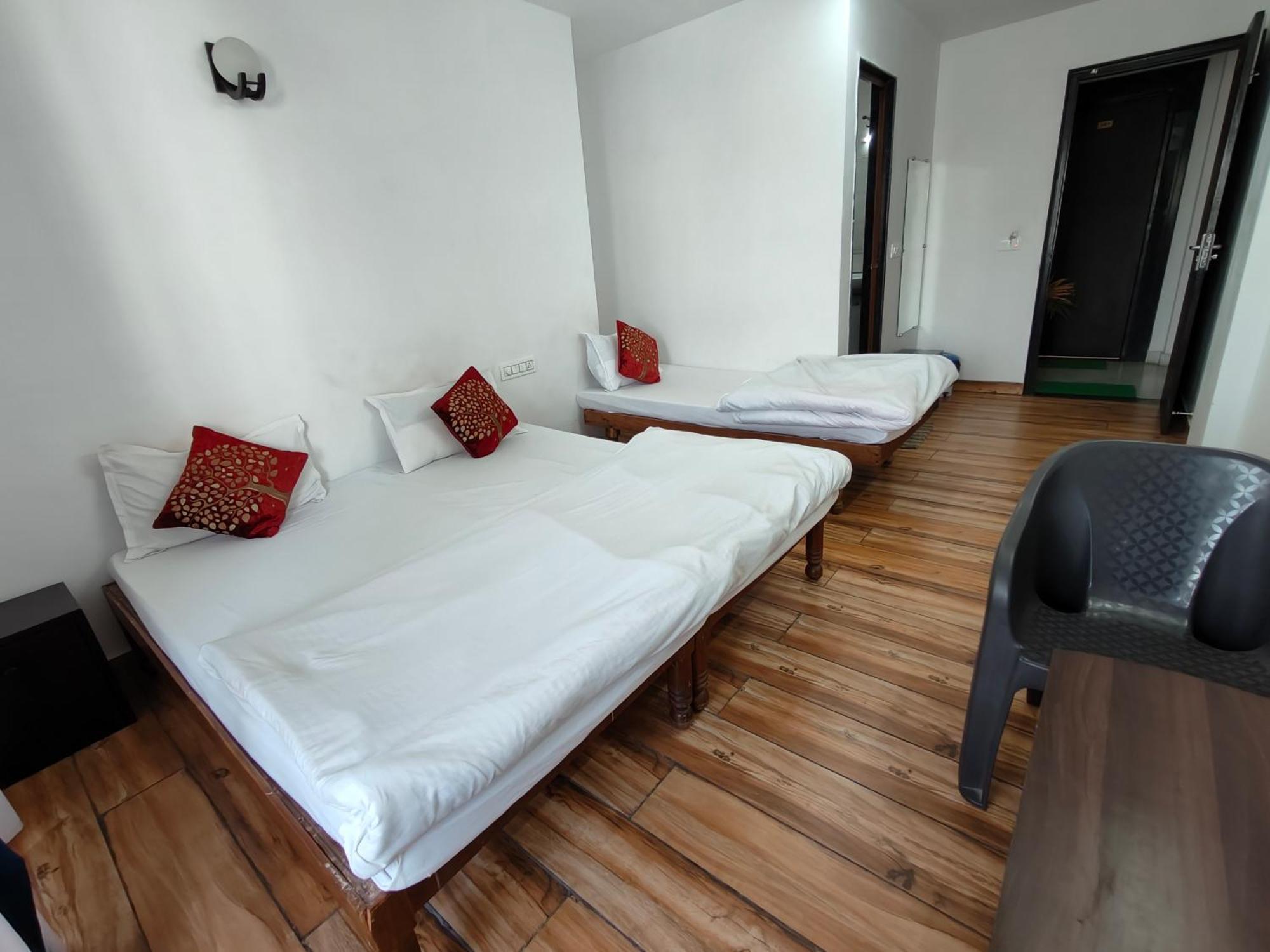 Hotel Lake Star Udaipur Bagian luar foto