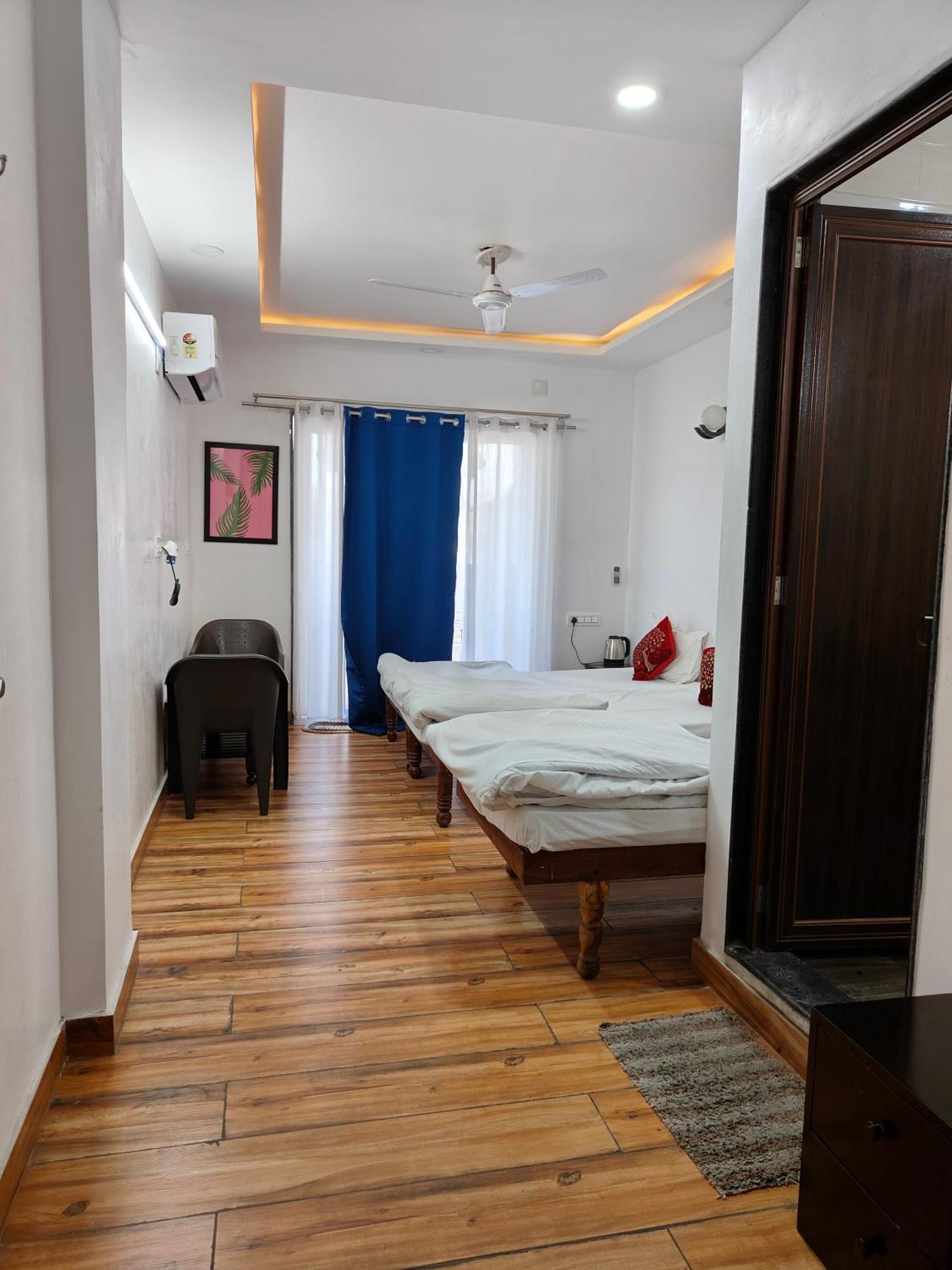 Hotel Lake Star Udaipur Bagian luar foto