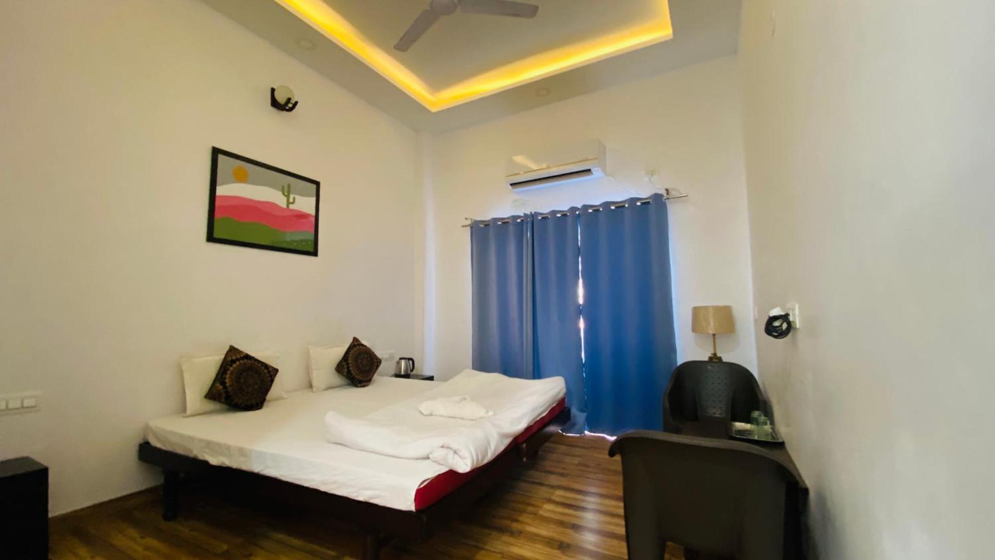 Hotel Lake Star Udaipur Bagian luar foto
