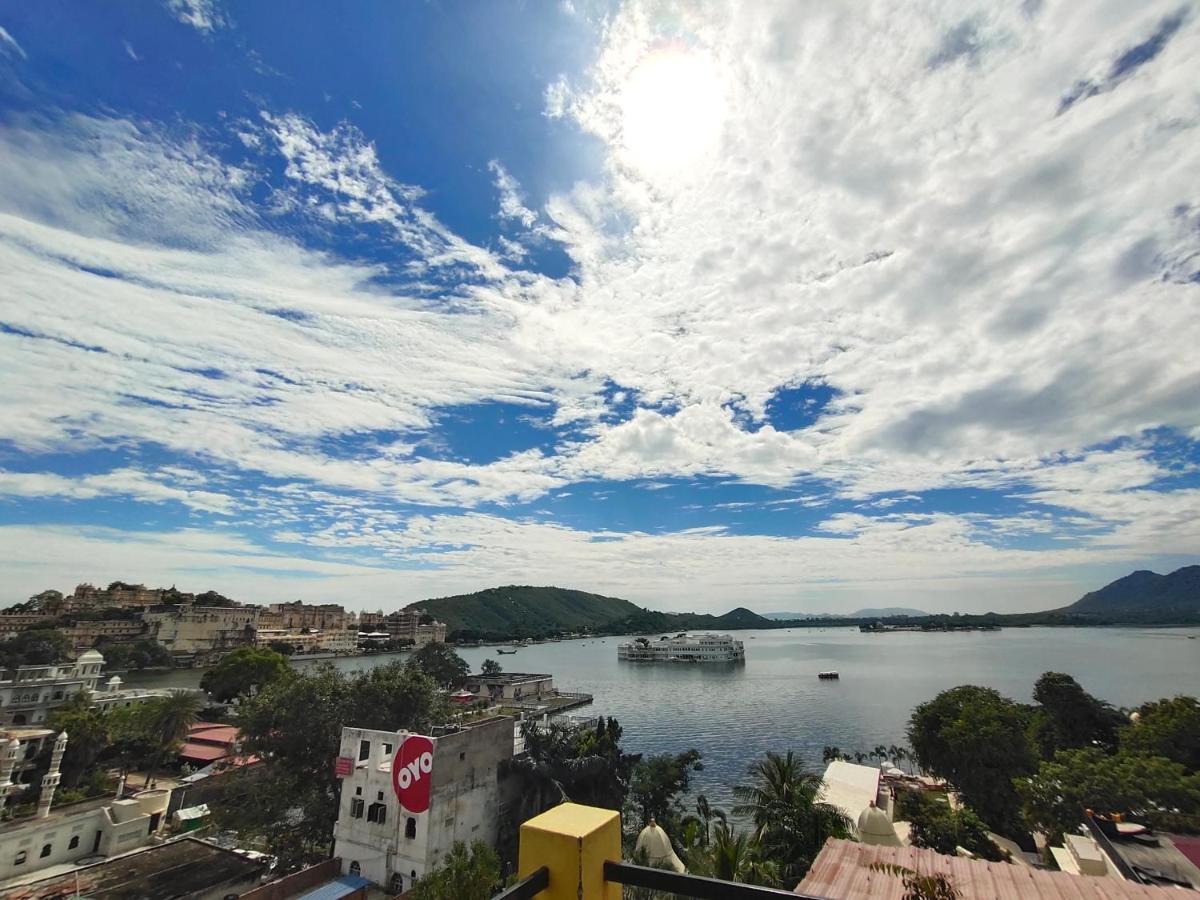 Hotel Lake Star Udaipur Bagian luar foto